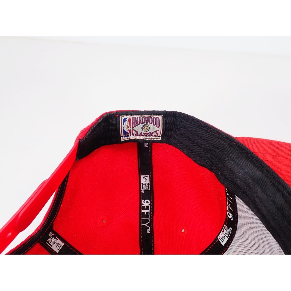 New Era 9FIFTY Chicago Bulls Snapback Hat Red Patent Leather Brim Cap NBA - Picture 8 of 9